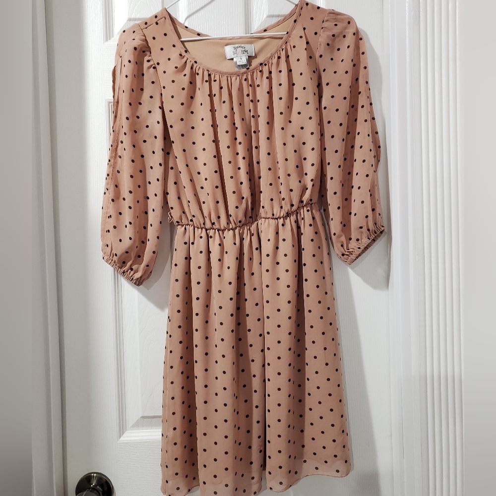 Sweet Storm, small, pink with black dots